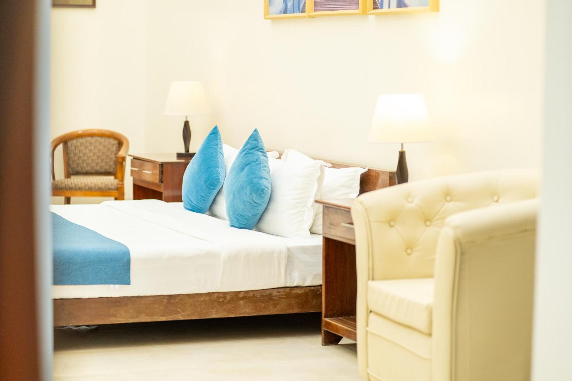 Costa Palawan Resort Puerto Princesa Buitenkant foto