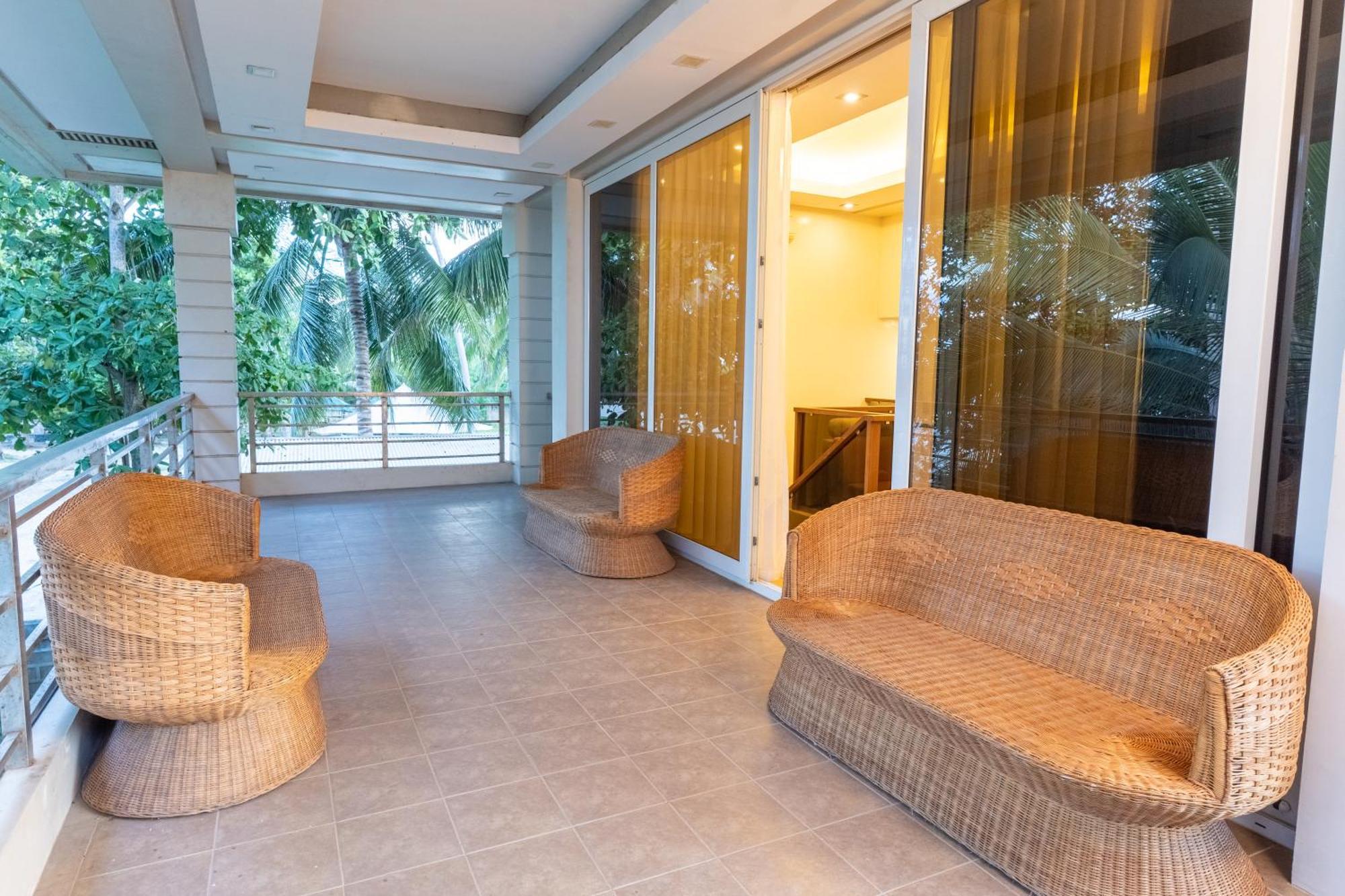 Costa Palawan Resort Puerto Princesa Buitenkant foto
