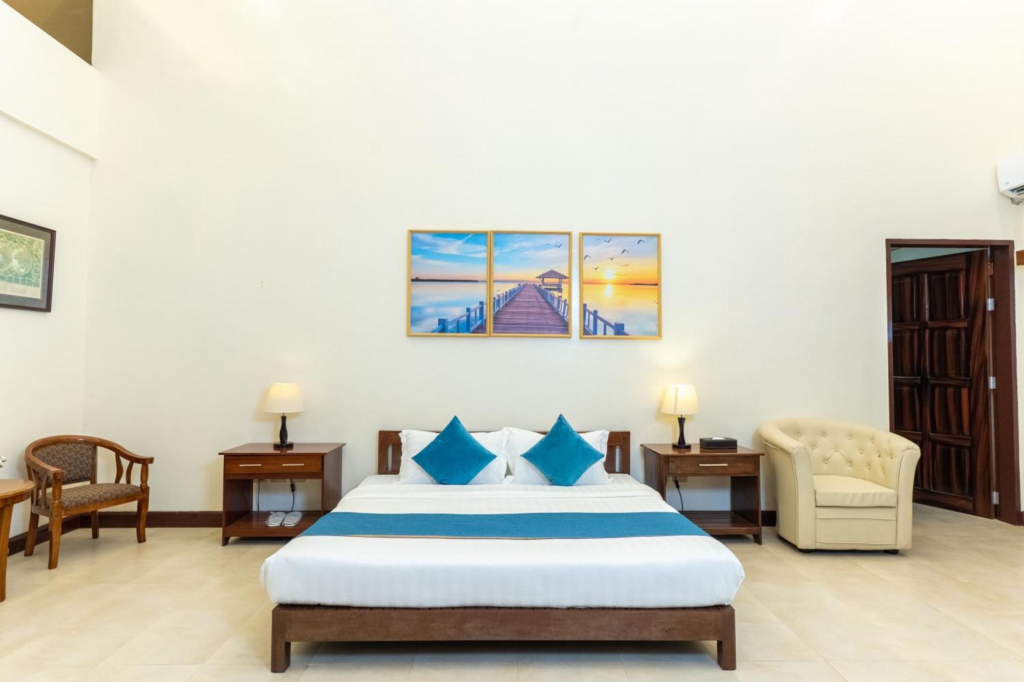 Costa Palawan Resort Puerto Princesa Buitenkant foto